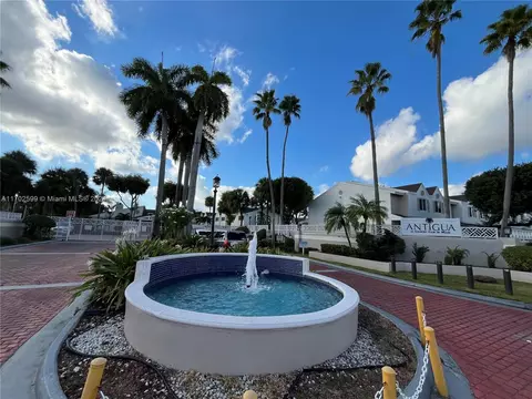 17565 NW 67th Pl #M-8, Hialeah, FL 33015