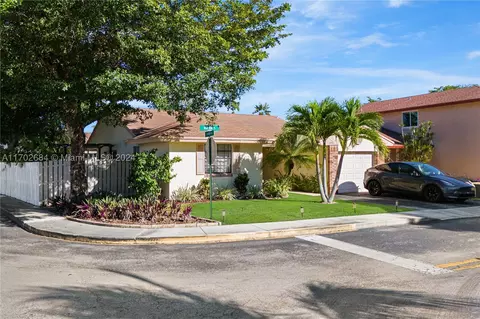 13991 Dominion Pl, Davie, FL 33325