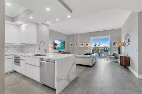 2617 NE 14th Ave #306, Wilton Manors, FL 33334
