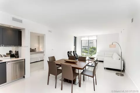 31 SE 6th St #607, Miami, FL 33131