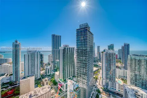 45 SW 9th St #LPH 4504, Miami, FL 33130