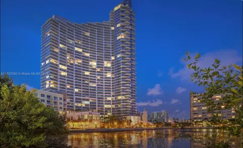 2020 N Bayshore Dr #1008, Miami, FL 33137
