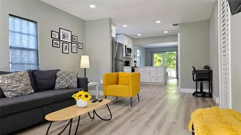 2311 Cleveland St, Hollywood, FL 33020