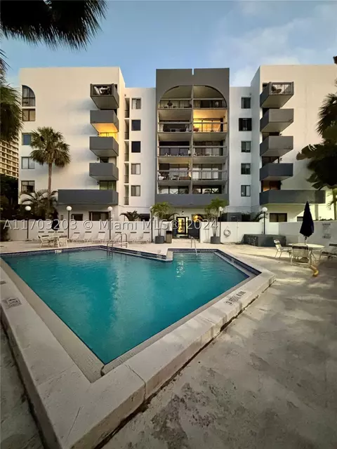 2715 Tigertail Ave #402, Miami, FL 33133