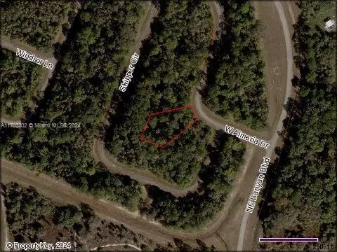 405 Almeria Dr, La Belle, FL 33935
