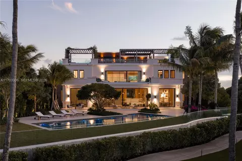 1006 Links Dr, Miami Beach, FL 33109