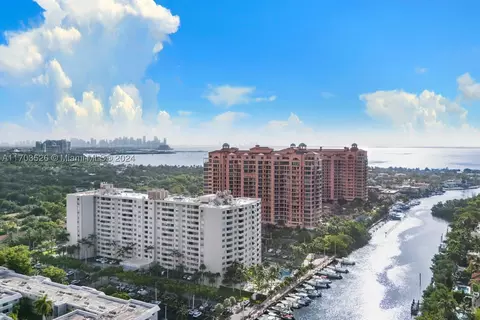 90 Edgewater Dr #618, Coral Gables, FL 33133