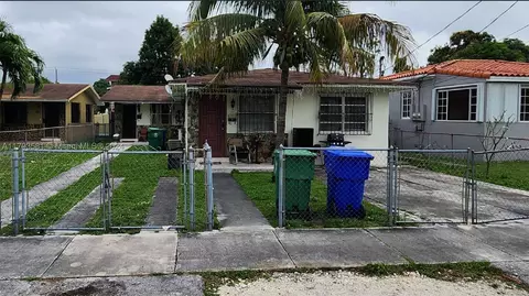 137-139 NW 34th Ave, Miami, FL 33125