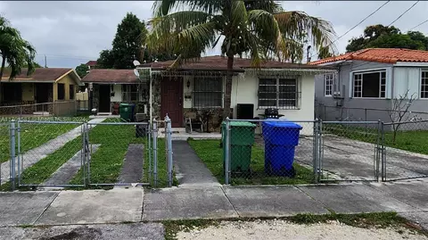 137-139 NW 34th Ave, Miami, FL 33125