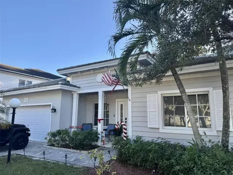 2914 NE 3rd Dr, Homestead, FL 33033