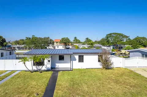 10721 SW 46th St, Miami, FL 33165