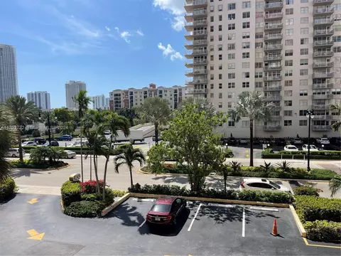 251 174th St #211, Sunny Isles Beach, FL 33160