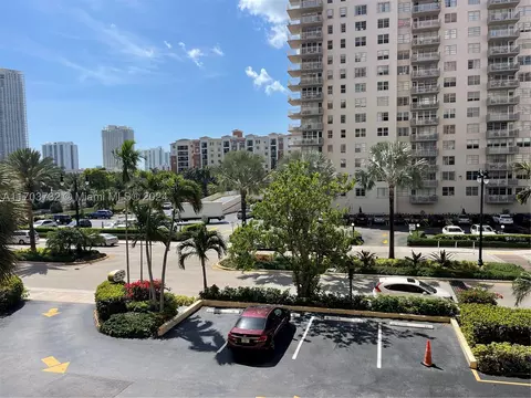251 174th St #211, Sunny Isles Beach, FL 33160