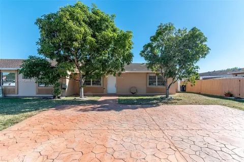 7097 SW 152nd Pl, Miami, FL 33193
