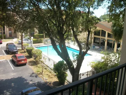 14301 N Kendall Dr #312B, Miami, FL 33186