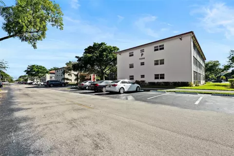 13350 SW 1st St #206P, Pembroke Pines, FL 33027