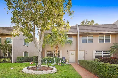 9050 NW 28th St #116, Coral Springs, FL 33065