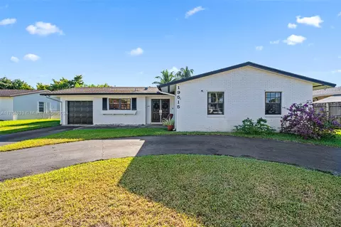 19515 Lenaire Dr, Cutler Bay, FL 33157