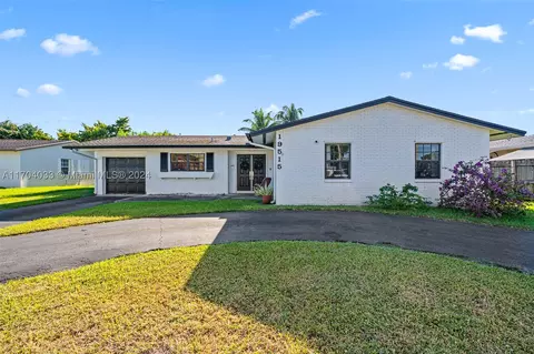 19515 Lenaire Dr, Cutler Bay, FL 33157