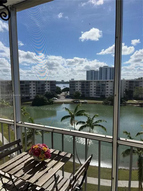 2855 Leonard Dr #H610, Aventura, FL 33160