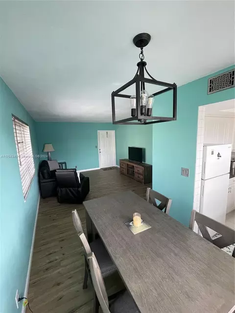 4652 Poinciana St #5, Lauderdale By The Sea, FL 33308