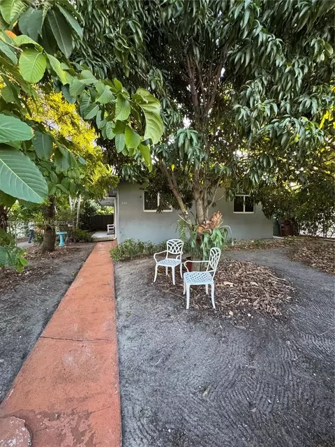 298 E 14th St, Hialeah, FL 33010 photo 2