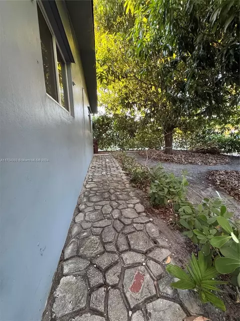 298 E 14th St, Hialeah, FL 33010 photo 3