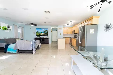 3725 NW 84th Ave #D2, Sunrise, FL 33351