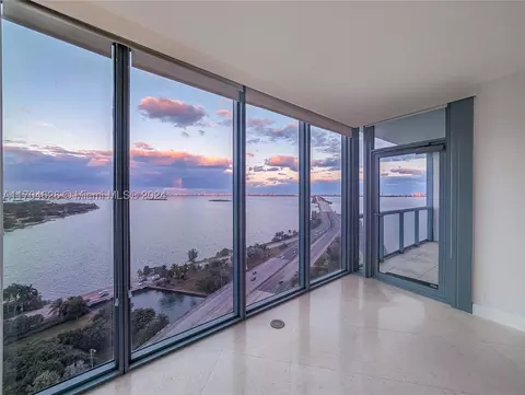 601 NE 36th St #1911, Miami, FL 33137
