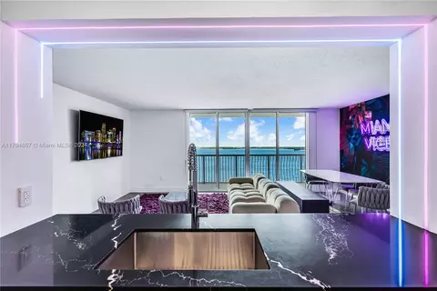 1200 Brickell Bay Dr #1701, Miami, FL 33131