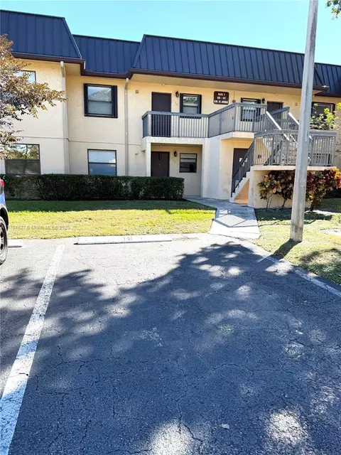 137 NW 93rd Ave #103, Pembroke Pines, FL 33024