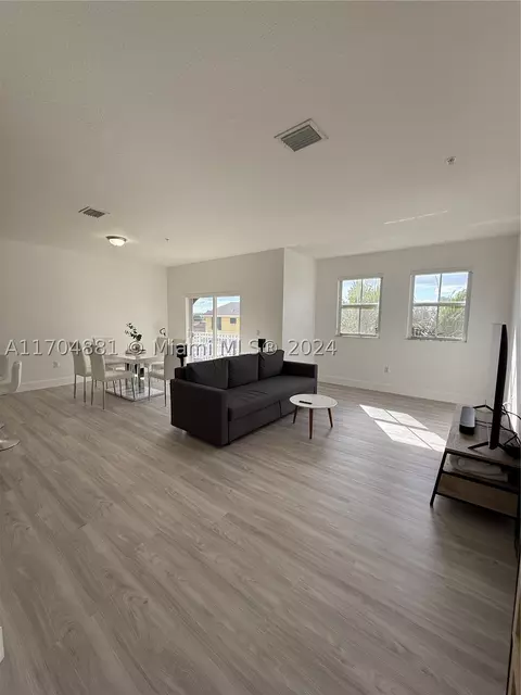 210 NW 109th Ave #211, Miami, FL 33172