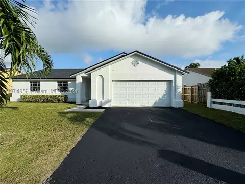 13823 SW 285th St, Homestead, FL 33033