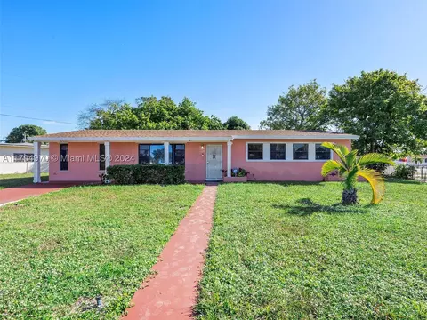 4530 NW 171st St, Miami Gardens, FL 33055