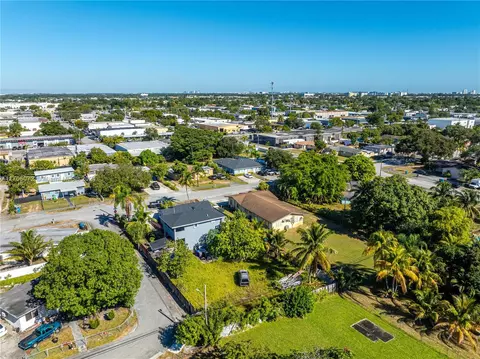 26 Sw Ter, West Park, FL 33023