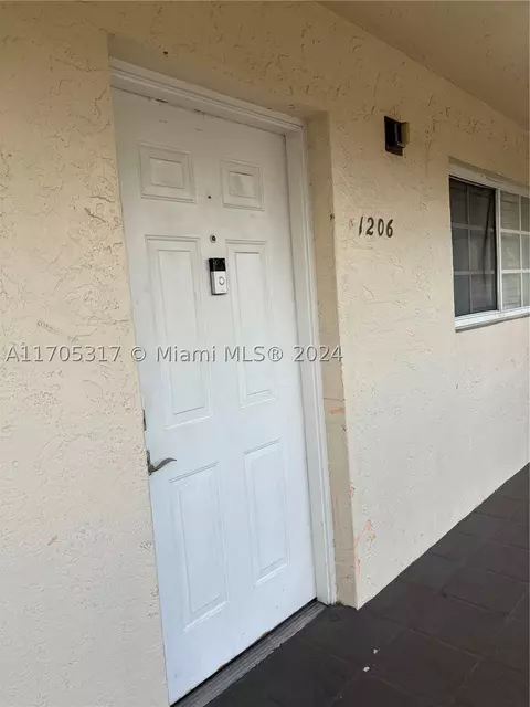 8851 NW 119th St #1206-1, Hialeah Gardens, FL 33018