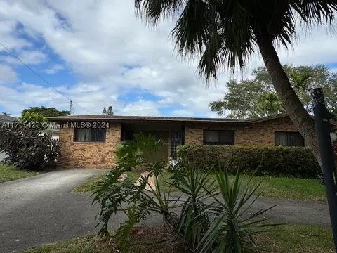 1351 NE 173rd St, North Miami Beach, FL 33162
