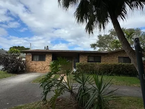 1351 NE 173rd St, North Miami Beach, FL 33162