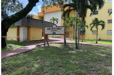 666 W 81st St #418, Hialeah, FL 33014