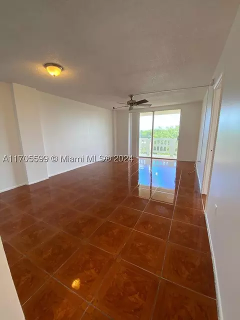 15600 NW 7th Ave #520, Miami, FL 33169