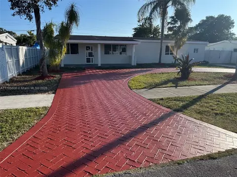 5325 SW 99th Ct, Miami, FL 33165
