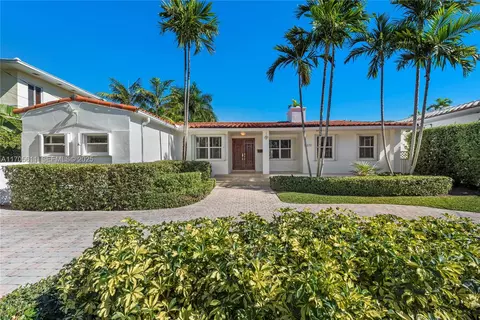 5371 N Bay Rd, Miami Beach, FL 33140