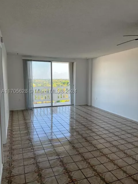 15600 NW 7th Ave #821, Miami, FL 33169