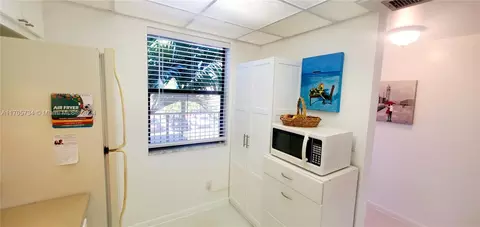 10304 Sunrise Lakes Blvd #211, Sunrise, FL 33322