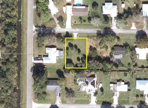 8003 Lockwood Dr, Fort Pierce, FL 34951