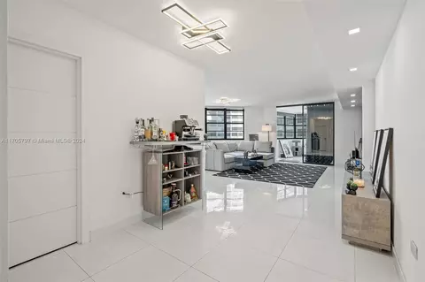 999 Brickell Bay Dr #705, Miami, FL 33131