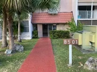 8501 NW 8th St #307, Miami, FL 33126