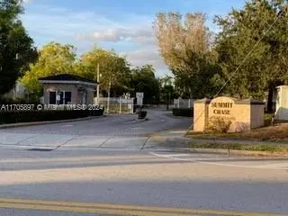 8405 NW 8th St #304, Miami, FL 33126