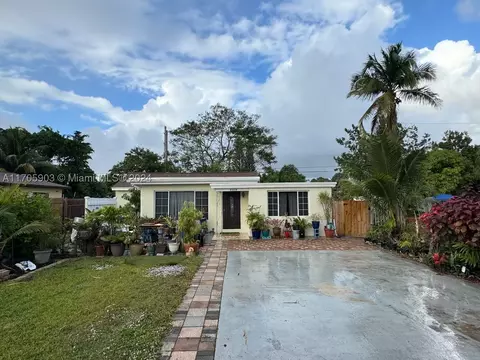 6309 Dewey St, Hollywood, FL 33023
