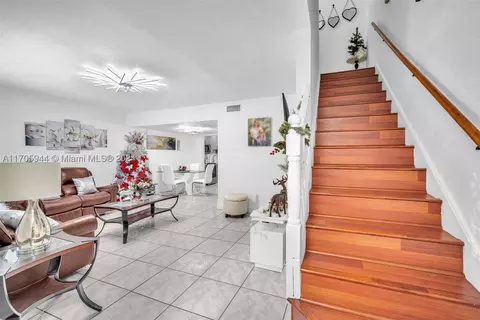 1687 W 68th St #1687, Hialeah, FL 33014